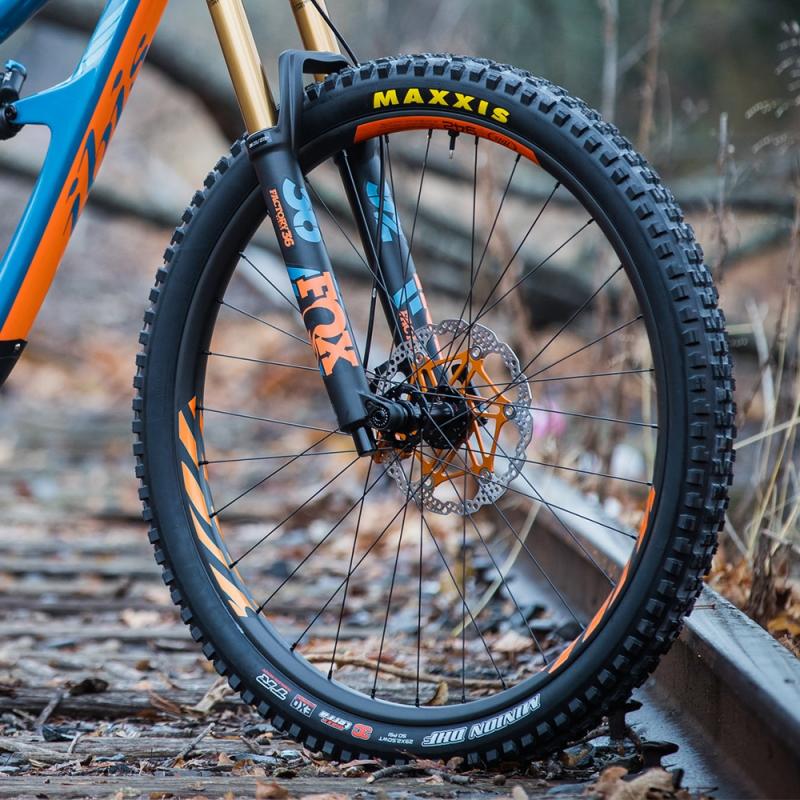 Adesivo di vulcanizzazione