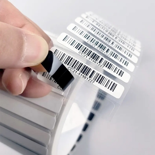 Adesivo per la vulcanizzazione degli pneumatici