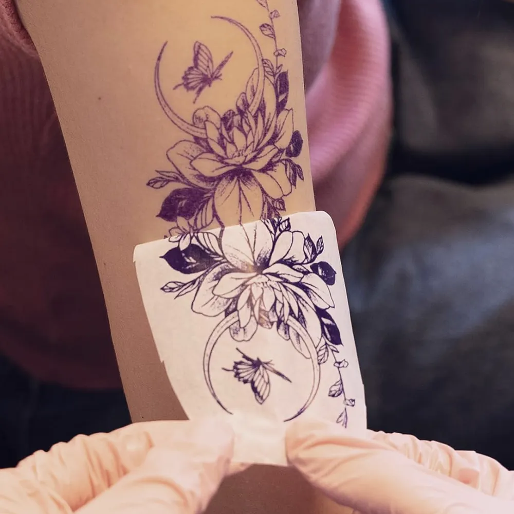 Carta professionale per il trasferimento di tatuaggi