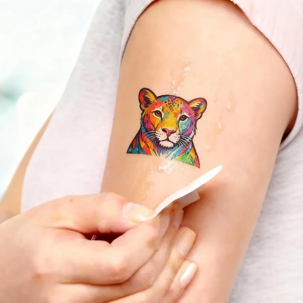 Carta per tatuaggi a trasferimento d'acqua